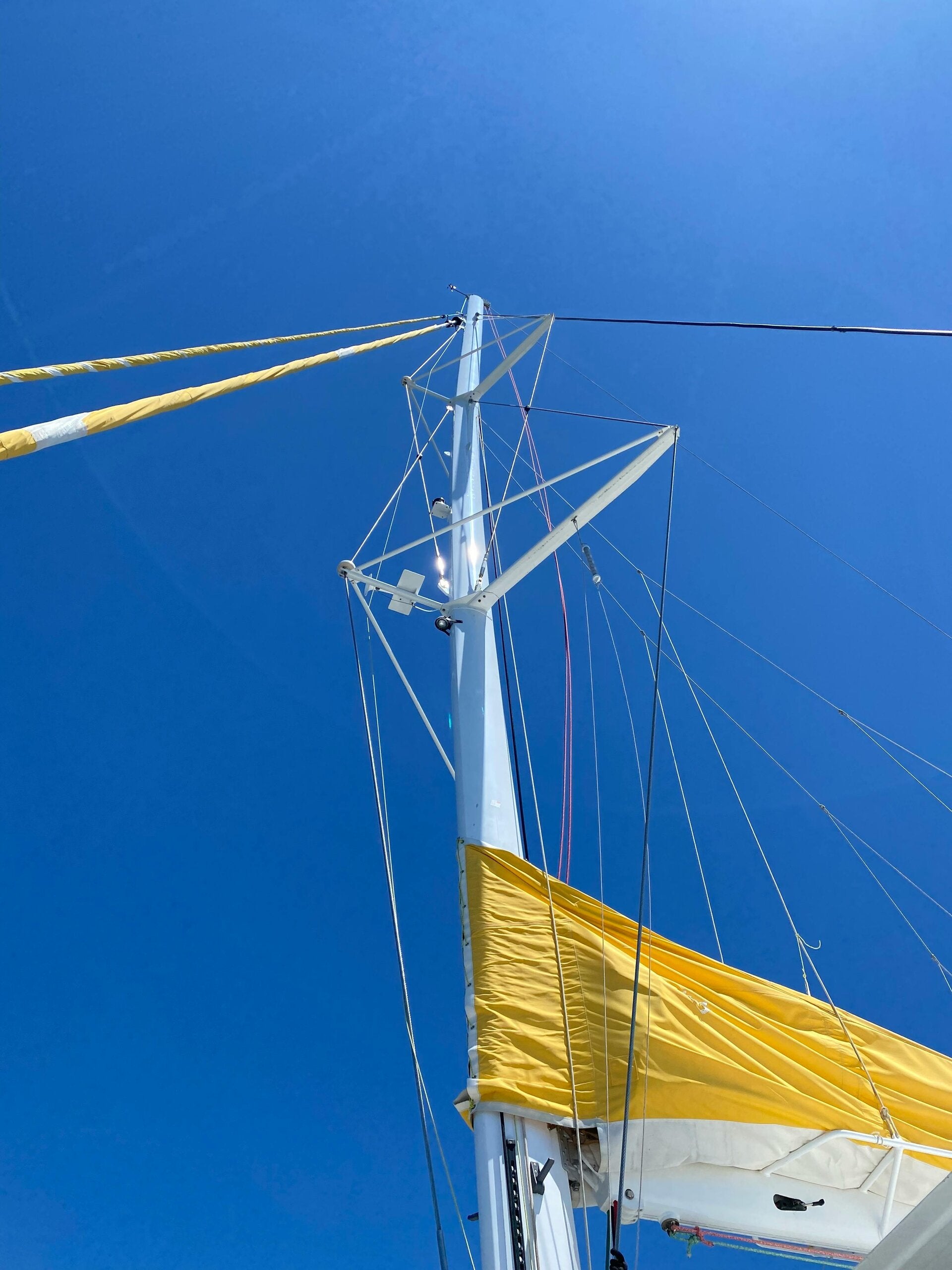 Sailing yacht mast and standing rigging, inspections in Lanzarote